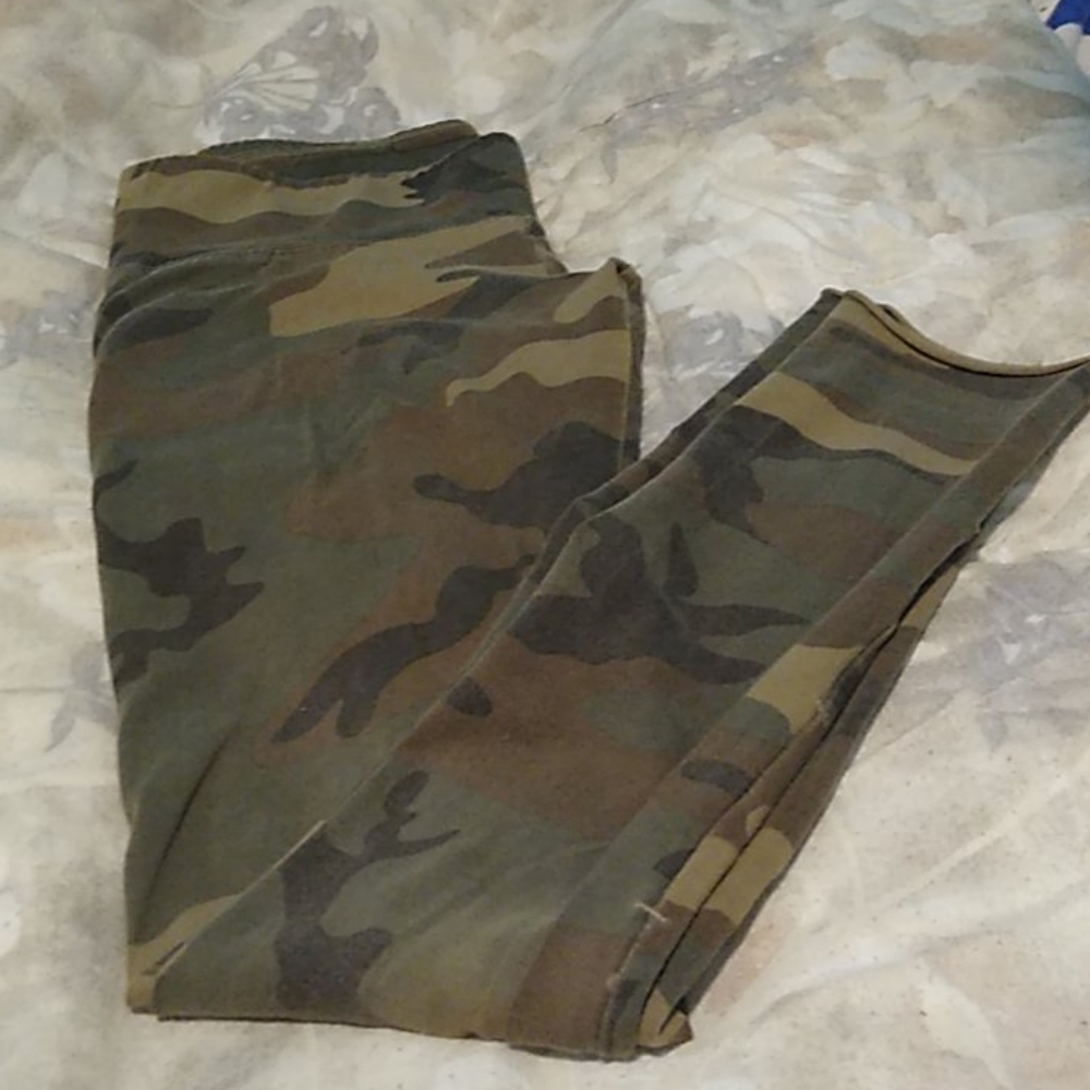 95% cotton 5% Lycra Spandex army design tna leggin